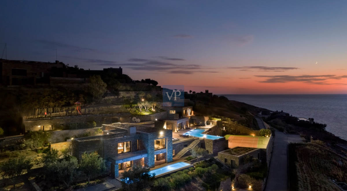 Luxury Villa Aegean Oasis 2 infinity pools, overlooking Sea views, 10 bedrooms in Kea