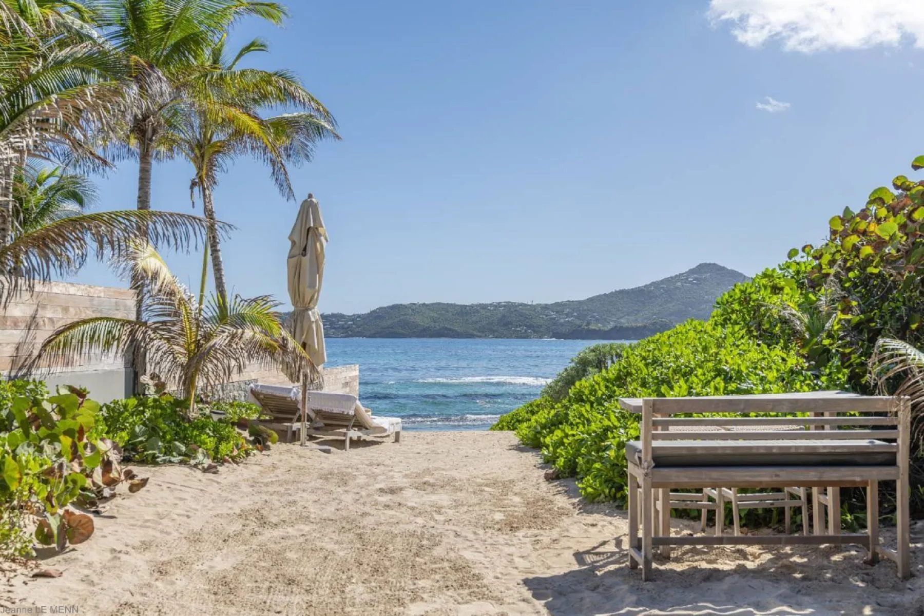 Modern Villa K Beachfront with infinity-zero-edge pool, 4 bedrooms in Anse Des Cayes - St Barth