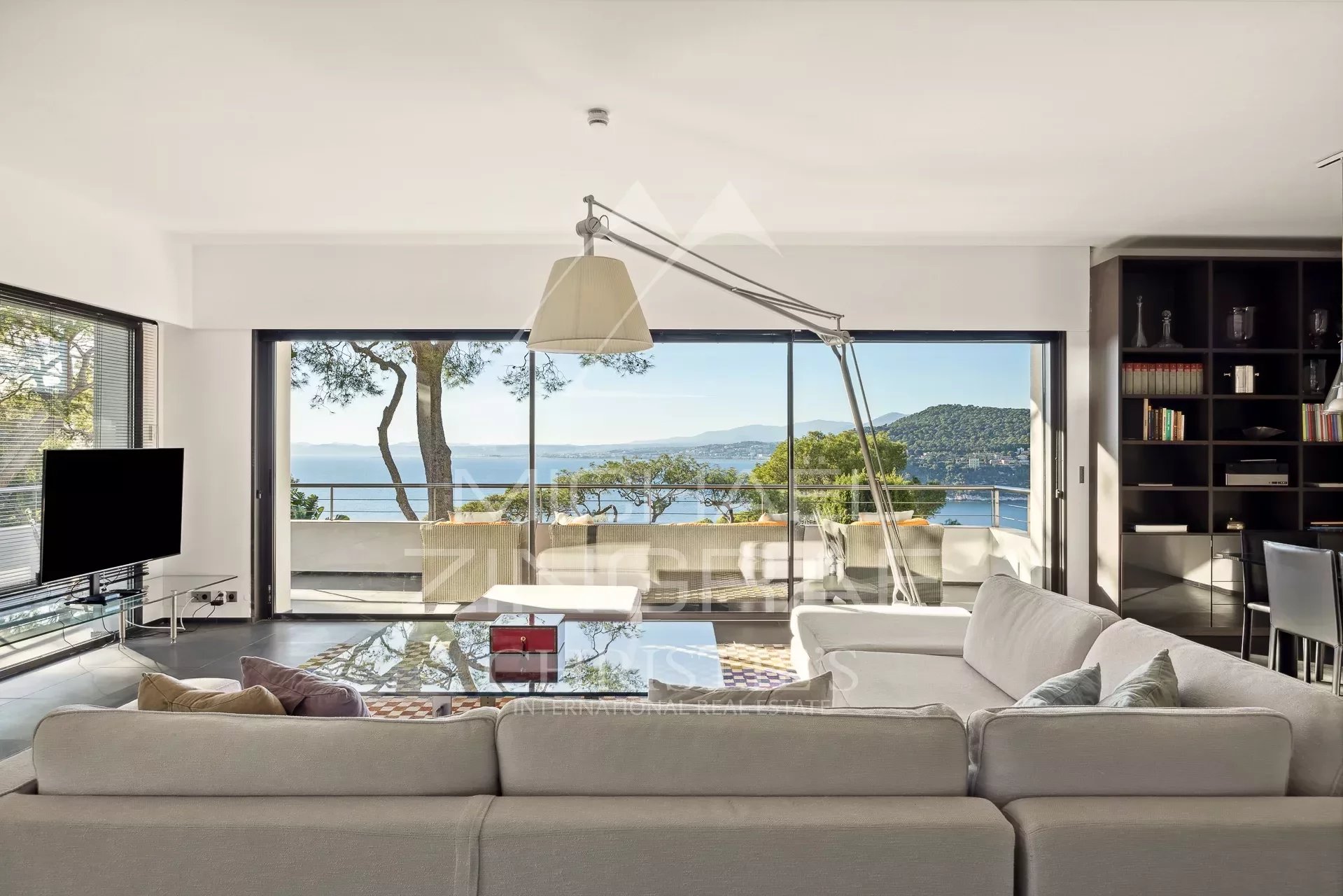 Architectural Villa Breathtaking view of the Bay Villefranche exceptional panorama, 5 bedrooms in Saint Jean Cap Ferrat